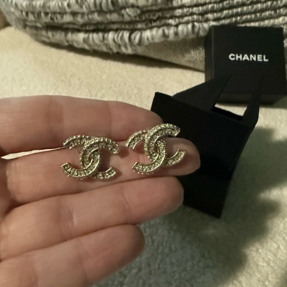 Chanel Classic Cc Logo Crystal Earrings - Picture 5 of 10